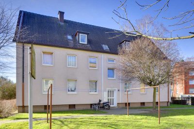 Wohnberechtigungsschein erforderlich! schicke DG-Wohnung in ruhiger Lage!