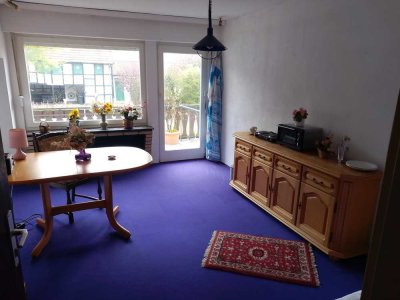 Mitbewohnerin für WG mit 2 Frauen gesucht für 1 Zimmer mit Balkon  in Bissendorf