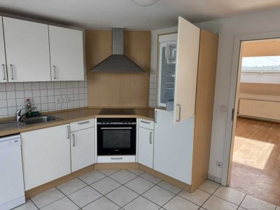 Sofort freie Wohnung, hell, mit Einbauküchenzeile, Top - Innenstadtlage und Super-Dachterrasse