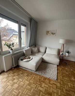 Neuwertige 1-Zimmer Wohnung mit Balkon, Kellerabteil und Parkplatz in Salzburg