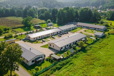 Moderne und werthaltige Kapitalanlage! Zwölf Wohnungen und eine Gewerbeeinheit in Falkenberg