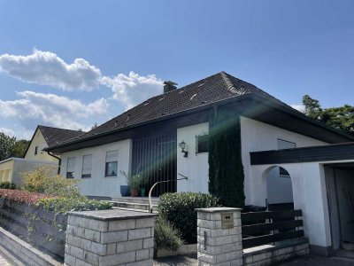 Raum für Ihre Wohnvisionen – stilvoller Bungalow mit großem Garten, direkt vom Eigentümer