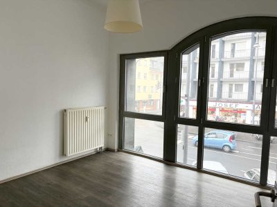 Lichtdurchflutete 2 Zi.Whg. 55qm mit Wannenbad, EBK und Balkon