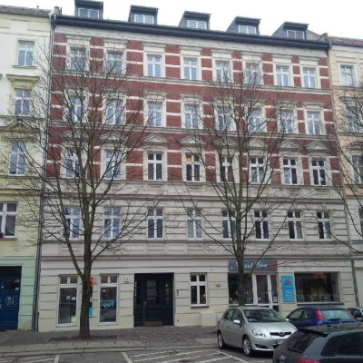 Charmante 2-Zimmer Wohnung im 2. OG, sanierter Altbau, Nähe Kulturbrauerei