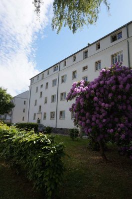 Frei ab 1.8.26 ! offene Küche - kleine Dachterrasse - Bad mit Fenster + Dusche! !