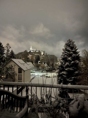 Moderne 3 Zi. DG Wohnung mit Blick auf den Michaelsberg in Zentraler Lage von Siegburg