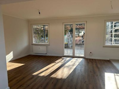 +++ FRISCHSANIERTE ERDGESCHOSSWOHNUNG MIT TERRASSE UND GARTEN +++