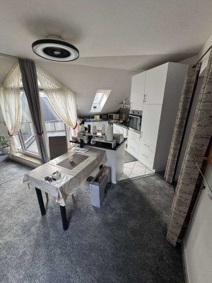 Moderne 2-Zimmer-Wohnung mit Einbauküche und Loggia