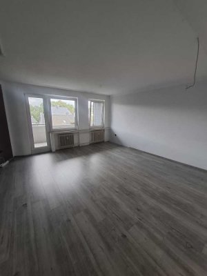 3 Zimmer Wohnung im 1. OG in Remscheid Zentralpunkt