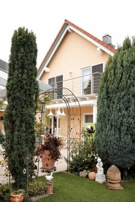 Elegantes Einfamilienhaus mit mediterranem Charme