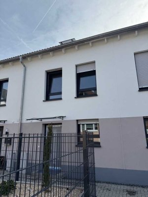 Neubau-Erstbezug - Einfamilienreihenhaus in Rodenbach!