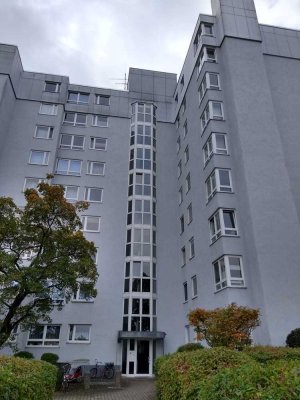 Sonnige 2-Zimmer-Wohnung mit Einbauküche und Balkon in Haar