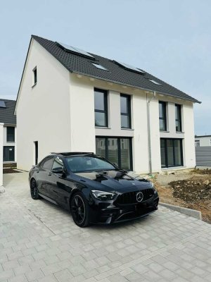 Stilvolle 5-Zimmer-Doppelhaushälfte mit geh. Innenausstattung und EBK