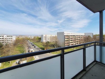 Kurzer Weg in Ihre neue Wohnung - 2-Zimmer-Wohnung mit Tageslichtbad - wir renovieren!