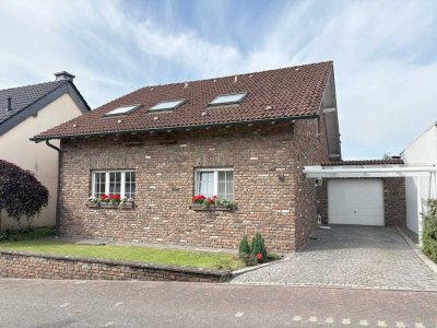 Großzügiges Einfamilienhaus mit sonnigem Garten in ruhiger Lage