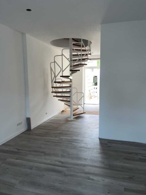Erstbezug nach Sanierung Maisonettewohnung mit eigener Terasse