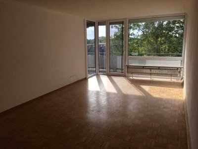 Schöne 2-Zimmer-Wohnung mit Westbalkon und Blick ins Grüne