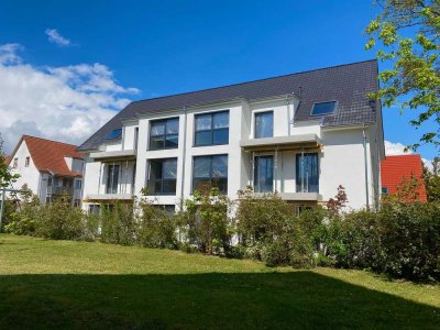 Exklusive 3-Raum-Dachgeschosswohnung mit Vollbad, Balkon, Fahrstuhl und Pkw-Stellplatz...!!!