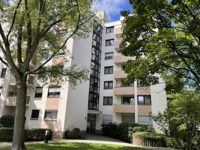 Gepflegte 4-Zimmer-Wohnung mit 2 Balkone und Tiefgaragen-Stellplatz!
