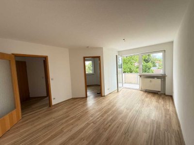 Sonnige 2-Zimmer-Dachgeschosswohnung mit Balkon in Neuburg an der Donau – Sofort bezugsbereit!