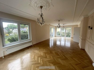 GROSSZÜGIGES WOHNHAUS MIT RIESENTERRASSE IN KLOSTERNEUBURG - 300m² GARTEN -DOPPELGARAGE