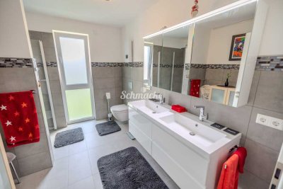 Barrierefreie Neubauwohnung mit Aufzug und schöner Loggia mit anschließendem Rasenstück