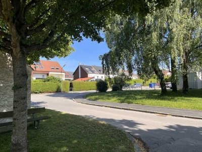 Familienfreundliches  RMH - Kita und Kiga fußläufig erreichbar - mit EBK, Einzelgarage u. Stellplatz