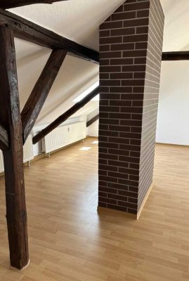 Dachgeschoss-Maisonette mit 4 Zimmern!