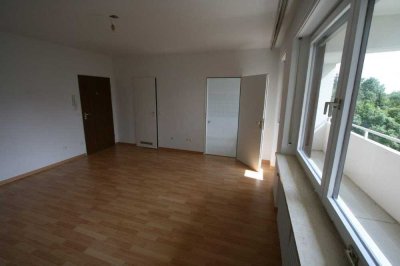 Schickes und komplett renoviertes Appartement in guter Lage von Augsburg-Göggingen (provisionsfrei)