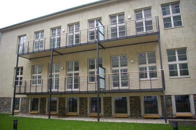 Traumhafte 2-Zimmerwohnung im traditionellen 'HUBERTUS HAUS'/Hofgebäude mit Balkon!