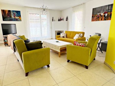 Lukrative Kapitalanlage:Maisonette + 335 m² Gewerbe + Doppelgarage