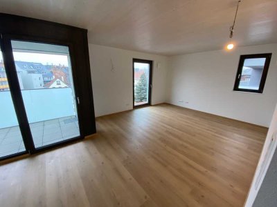 Exklusive 3-Zimmer-DG-Wohnung mit Einbauküche und Balkon, Ulm