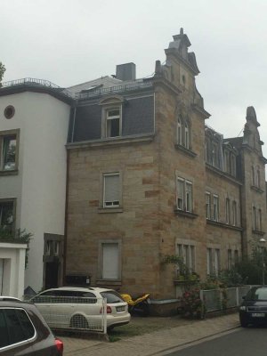 Sanierte Wohnung im 1.OG mit vier Zimmer Bayreuth ab 1.09.