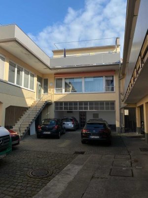 3 Zimmer Wohnung mit Einbauküche 1.OG