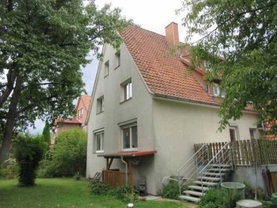 Wennigsen: Mod. 3,5-Zimmer-ETW in 4-FH mit 2 Stellpl. und großer Gartenfl. auf Erbbaugrundstück