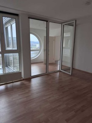 Stilvolle 2,5-Raum-Wohnung mit Balkon in Mosbach