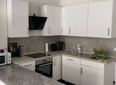 Schöne und helle 2,5 Zimmerwohnung mit Einbauküche für ab sofort!