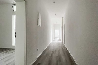 2,5 Zimmer – vollständig saniert – Erstbezug – Einkaufszentrum