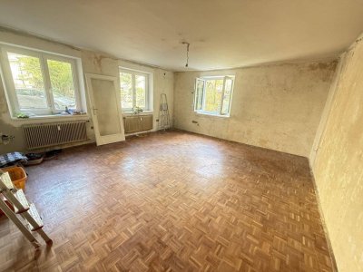 Andräviertel - Renovierungsbedürftige 4 Zimmer Wohnung optimal für WG geeignet!