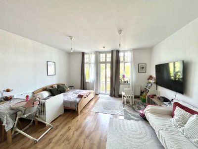 Kleine Single-Wohnung im Grünen mit Einbauküche !