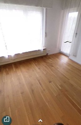 Möbliertes Zimmer in einer 3er-WG in unmittelbarer Nähe zur Uni Hohenheim zu vermieten
