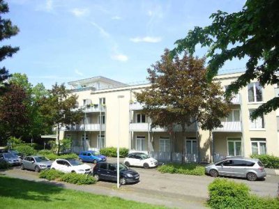 Geschmackvolle, neuwertige 1-Raum-Wohnung mit gehobener Innenausstattung mit Balkon und EBK in Bonn