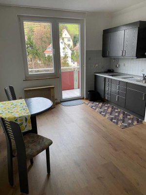 Helle 2-Zimmer-Wohnung mit Balkon in Stuttgart-Obertürkheim