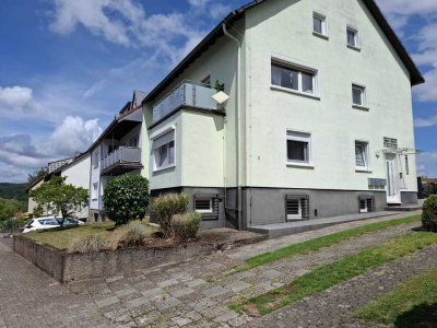 Sanierte 3-Zimmer-Hochparterre-Wohnung mit Carport und Einbauküche in Einöd