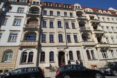 Regierungsviertel: Schöne 2-Raumwohnung im sanierten Altbau WB 4.OG re E9
