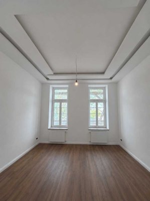 Kernsanierung 2025! hochwertig ausgestattete 2-Raum-Wohnung mit Südterrasse