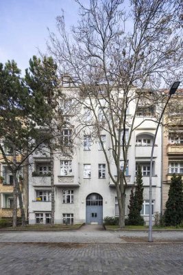 Attraktive Kapitalanlage: 2-Zimmer-Altbauwohnung in ruhiger Lage in Steglitz‑Zehlendorf! vermietet