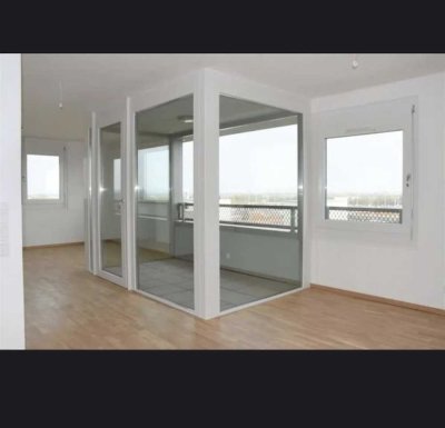 Schöne Helle 2-Zimmer-WHG mit Grosser Loggia nah an den Riemarcaden und direkter Anbindung zu U2