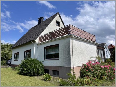 Einfamilienhaus mit Einliegerwohnung 
in ruhiger Lage