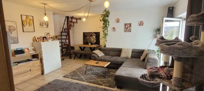 Helle 4-Zimmer-Maisonette-Wohnung (100m2) mit Balkon in Neunkirchen-Seelscheid, Wolperath